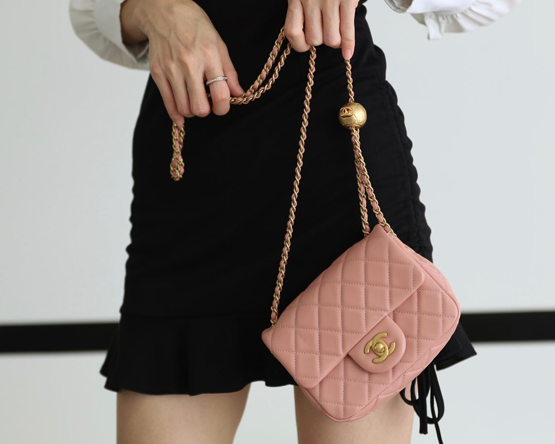 FLAP BAG 17CM BABY PINK LAMBSKIN GOLD HARDWARE