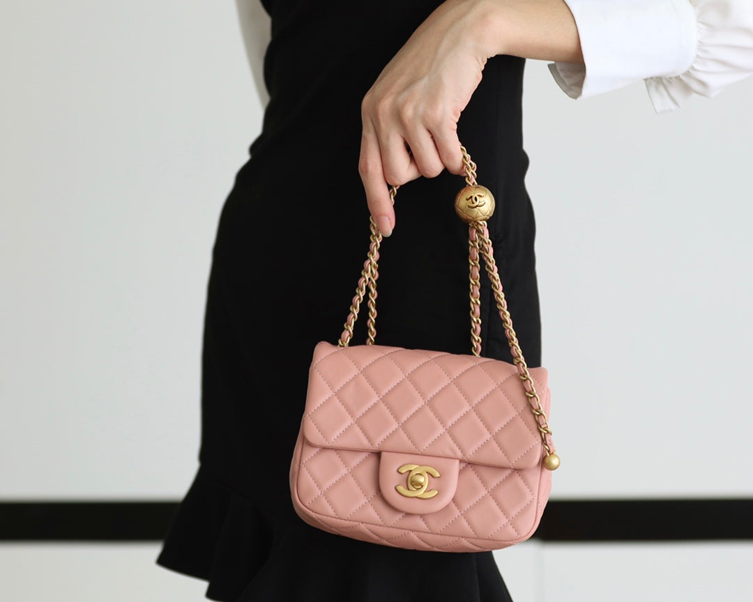 FLAP BAG 17CM BABY PINK LAMBSKIN GOLD HARDWARE