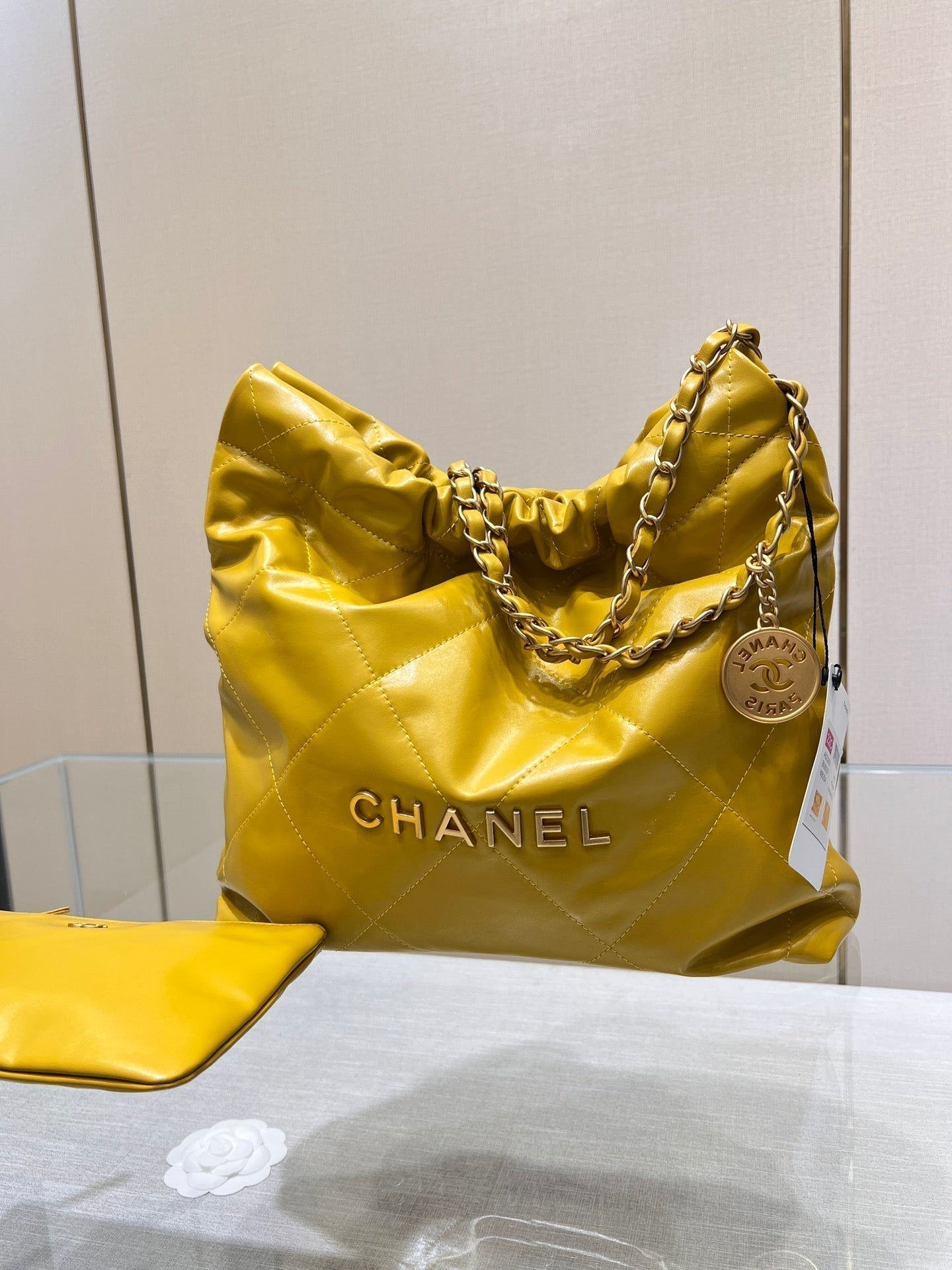 CC HOBO BAG 22 YELLOW LAMBSKIN GOLD HARDWARE 35CM