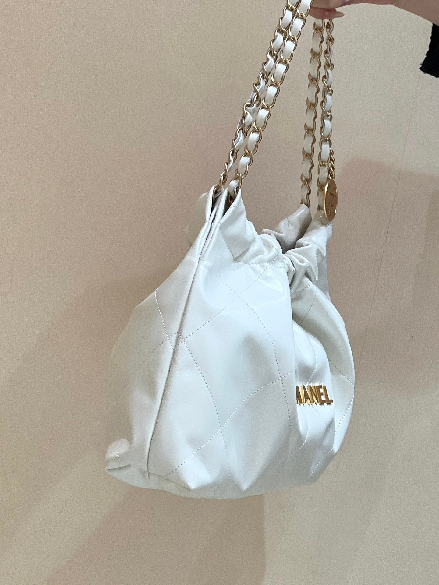 CC 19 HOBO BAG 43CM WHITE GOATSKIN GOLD HARDWARE