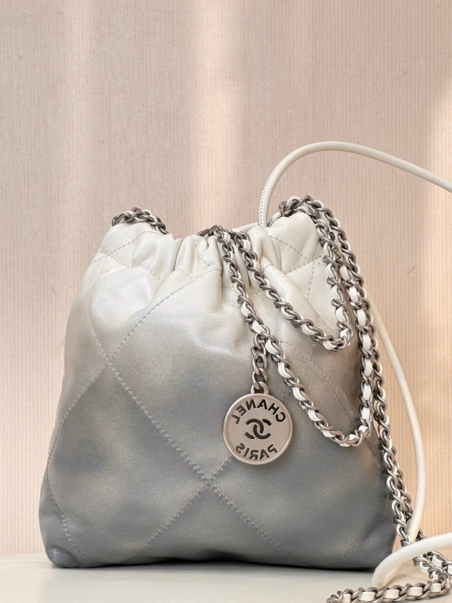 CC HOBO MINI 20CM WHITE GREY LAMBSKIN SILVER HARDWARE