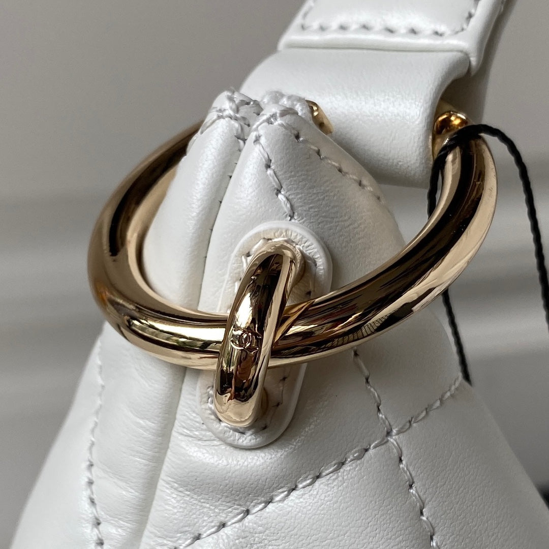 CC HOBO 28CM WHITE LAMBSKIN GOLD HARDWARE