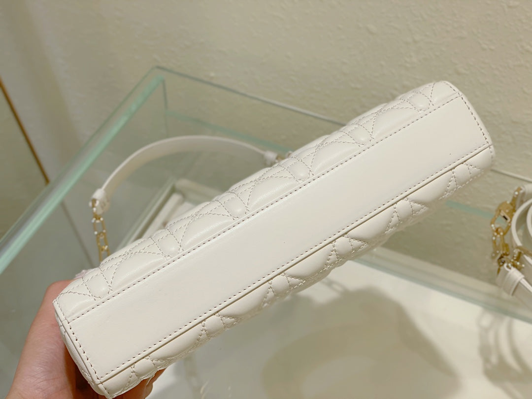 MEDIUM LADY D-JOY 26 WHITE LAMBSKIN