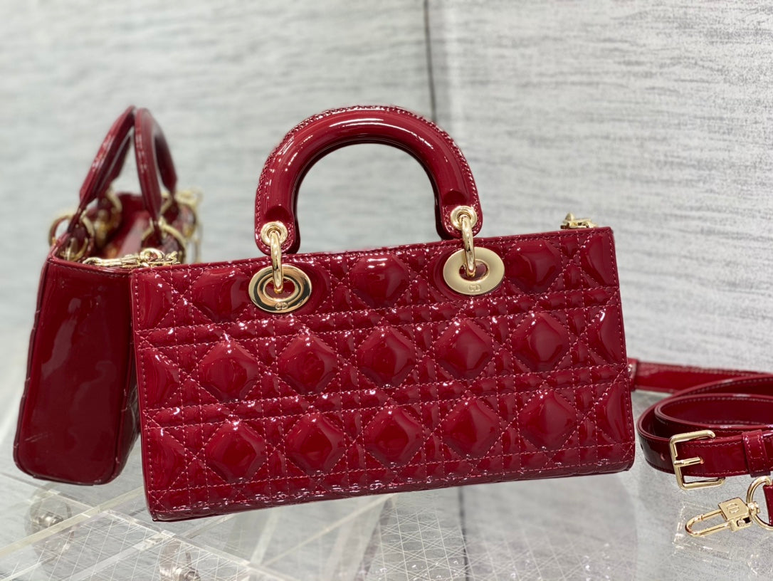 MEDIUM LADY D-JOY 26 RED PATENT CALFSKIN