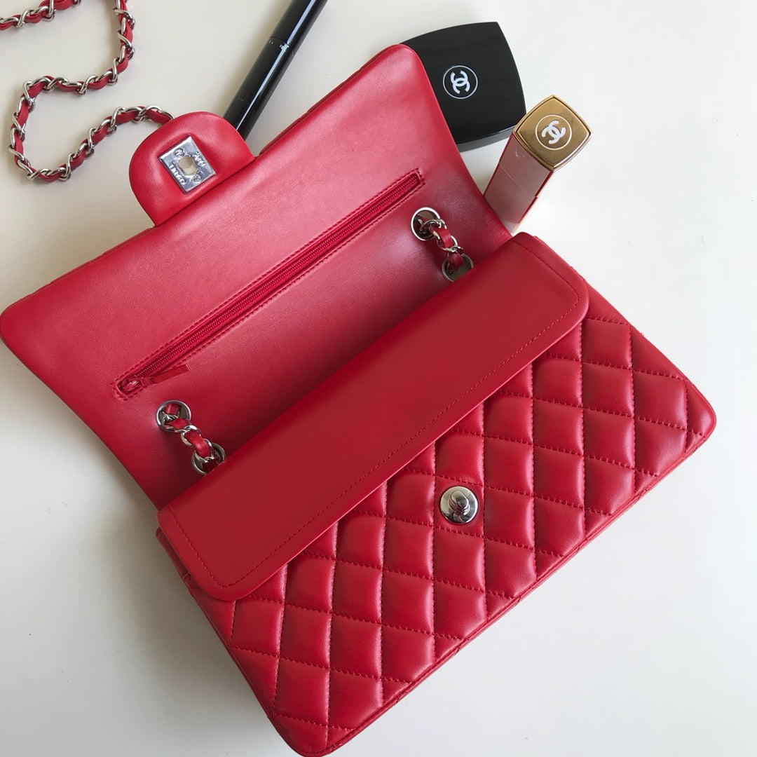 FLAP BAG MEDIUM 25CM RED LAMBSKIN SILVER HARDWARE