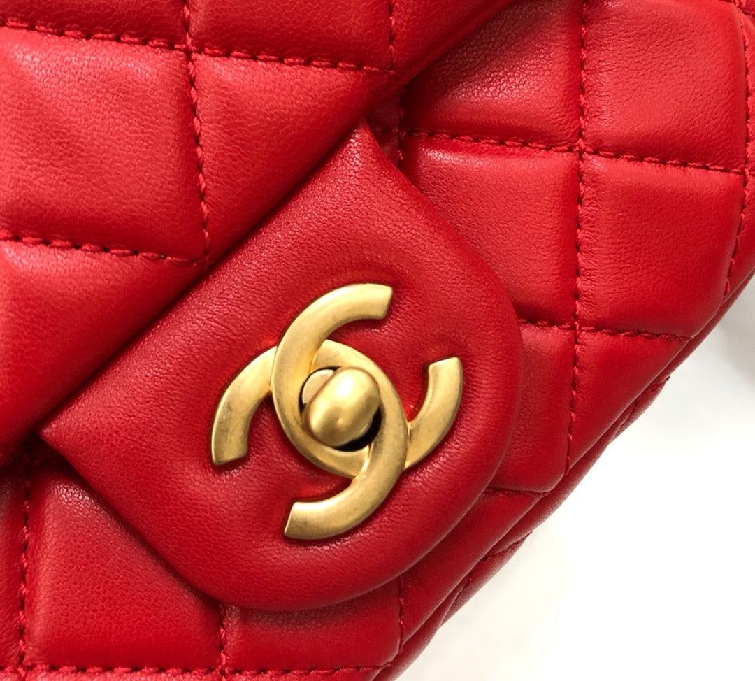 MINI SQUARE CLASSIC FLAP BAG 17CM RED LAMBSKIN GOLD HARDWARE