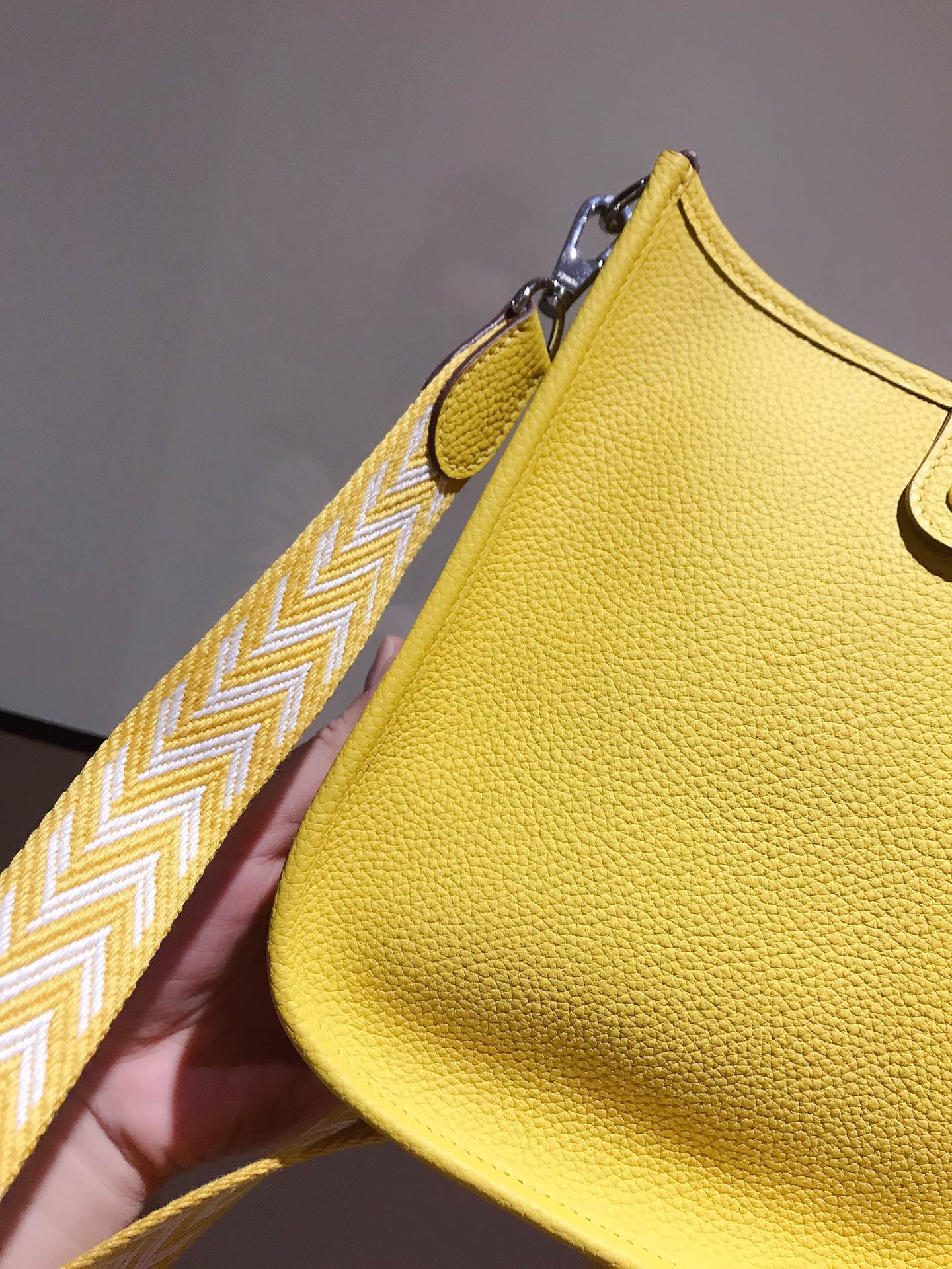 HM EVELYNE MINI 18 LEMON CALFSKIN