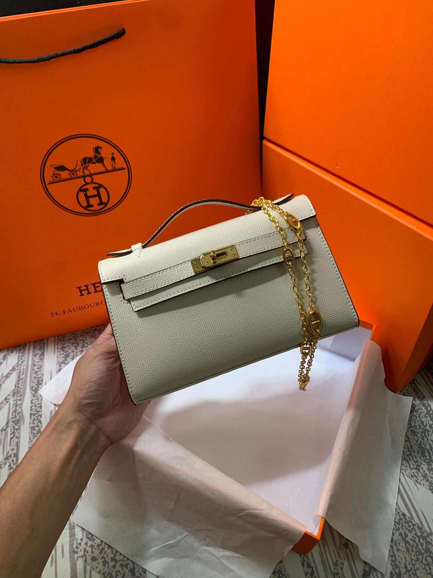 HM KELLY MINI POCHETTE 22 CREAM CALFSKIN