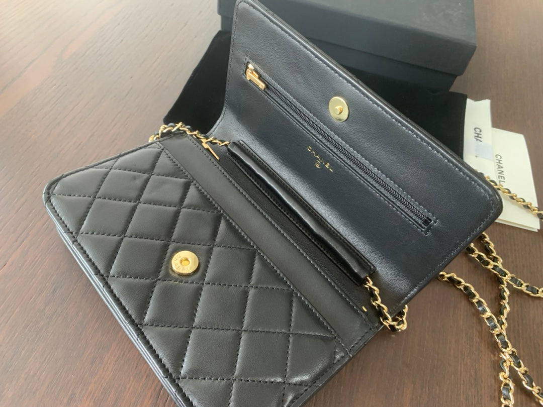 WOC 19CM BLACK LAMBSKIN GOLD HARDWARE