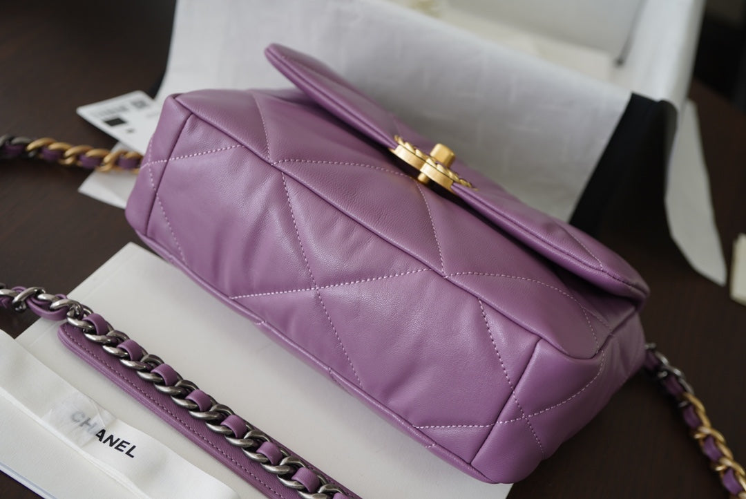 19 FLAP BAG 30 PURPLE GOATSKIN GOLD HARDWARE