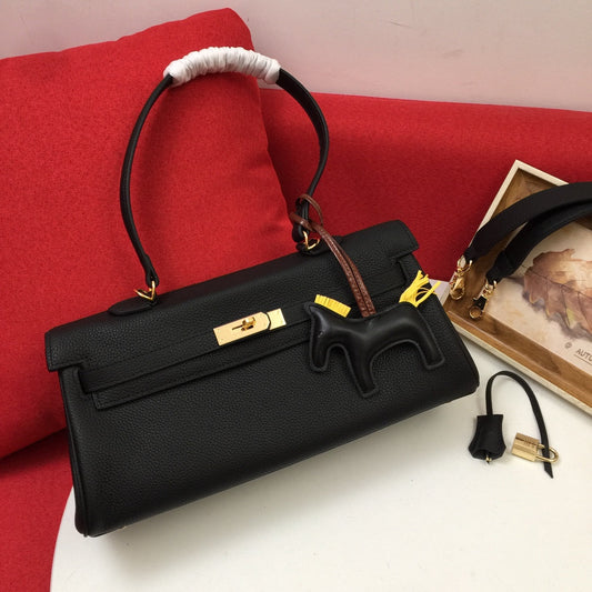 HM SHOULDER BAG 42 BLACK CALFSKIN GOLD BUCKLE