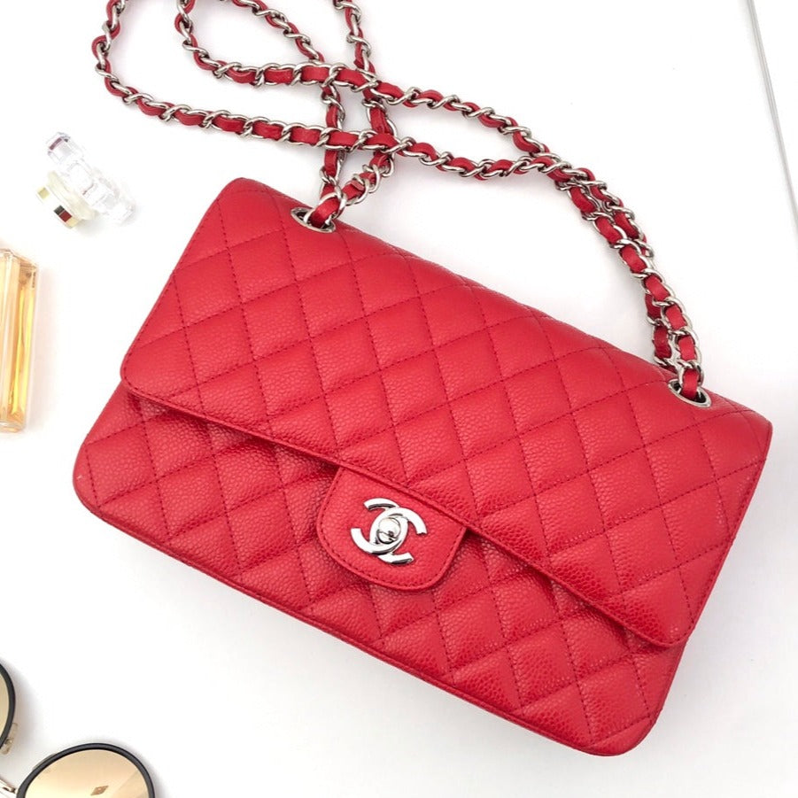 FLAP BAG MEDIUM 25CM RED CAVIAR SILVER HARDWARE