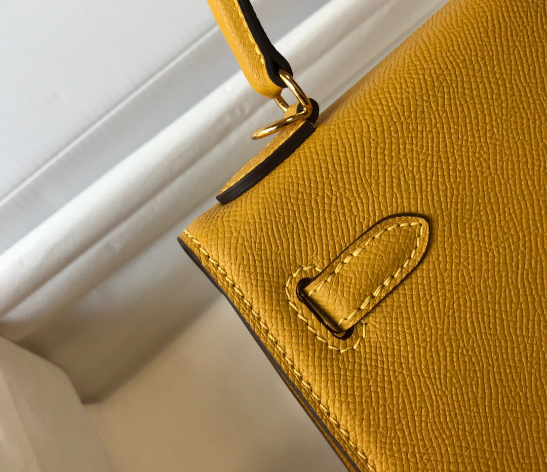 HM KELLY 32CM BAG IN YELLOW CALFSKIN GOLD HARDWARE