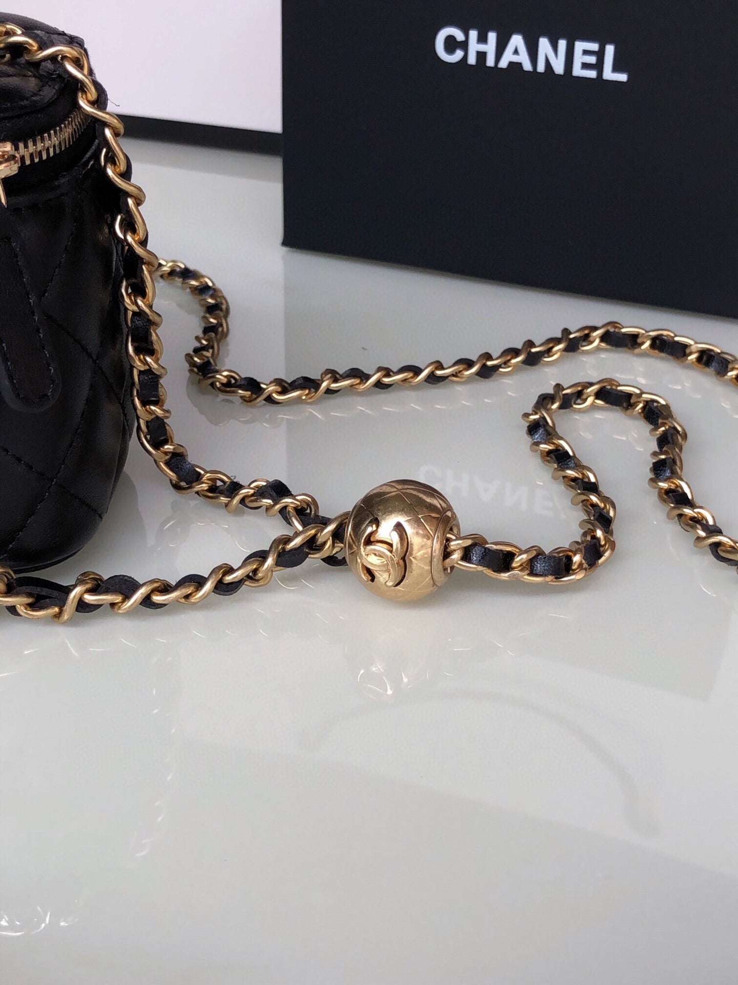 CC MINI 11 VANITY CHAIN IN BLACK CALFSKIN GOLD HARDWARE