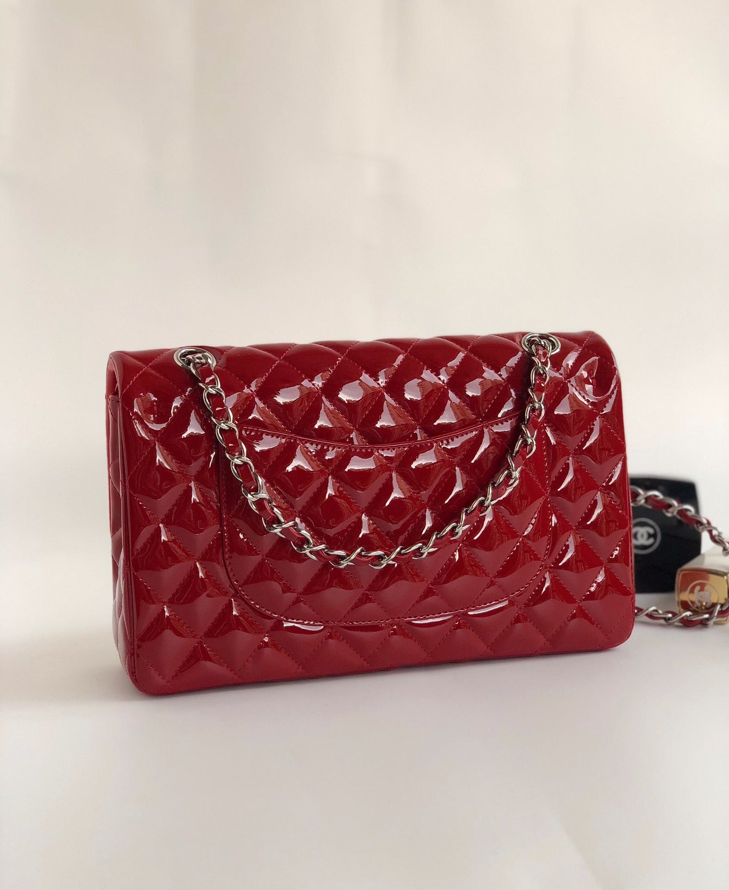 FLAP BAG MEDIUM 25CM RED PATENT CALFSKIN SILVER HARDWARE