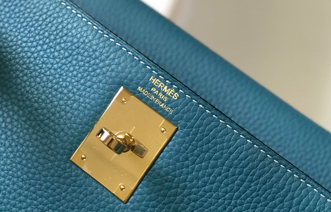 HM KELLY 32CM BAG IN CERULEAN CALFSKIN GOLD HARDWARE