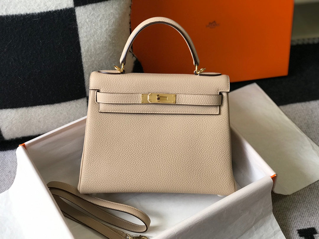 HM KELLY 32CM BAG IN BEIGE CALFSKIN GOLD HARDWARE