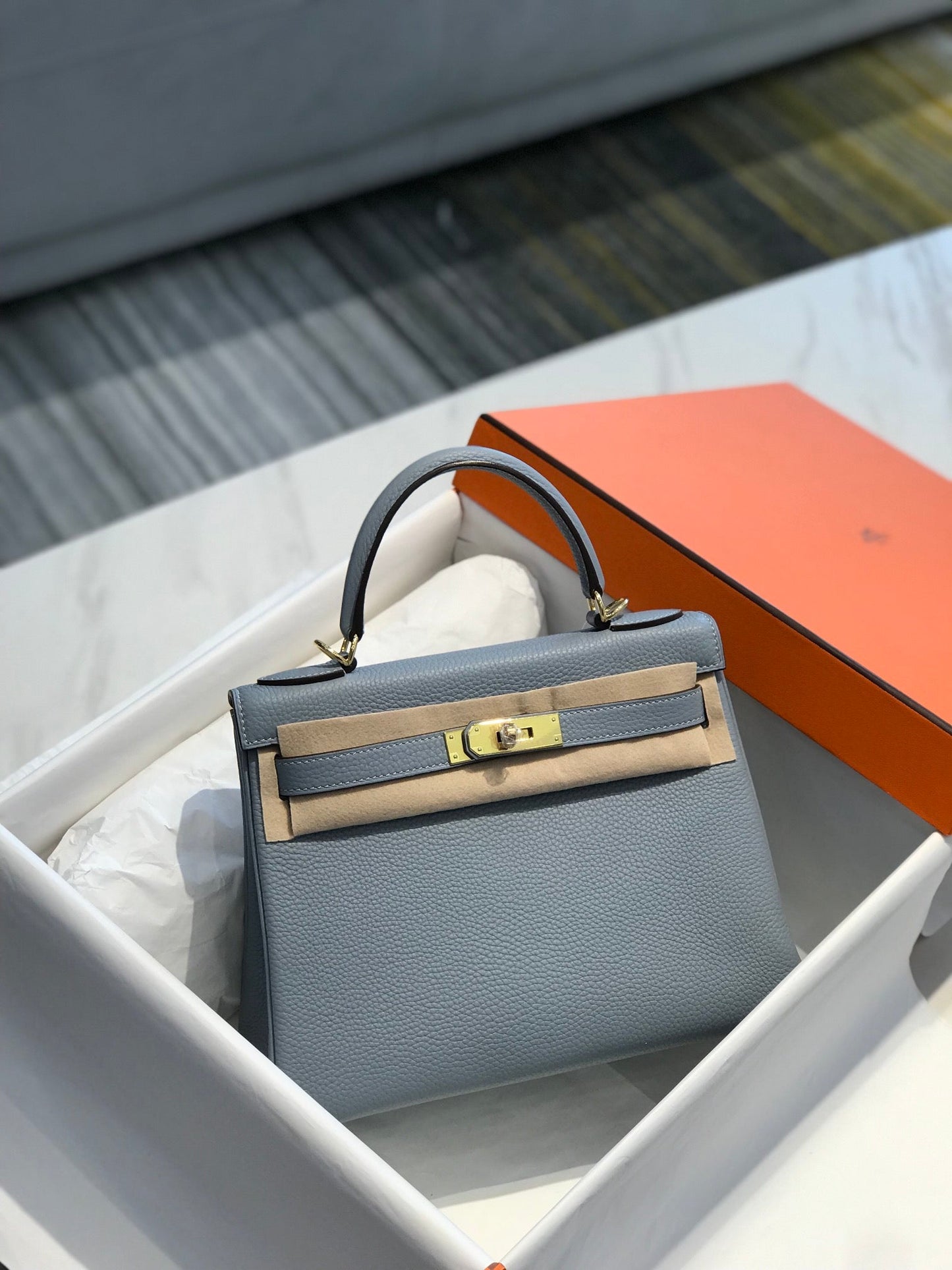 HM KELLY 32CM BAG IN TEMPERED GRAY CALFSKIN GOLD HARDWARE