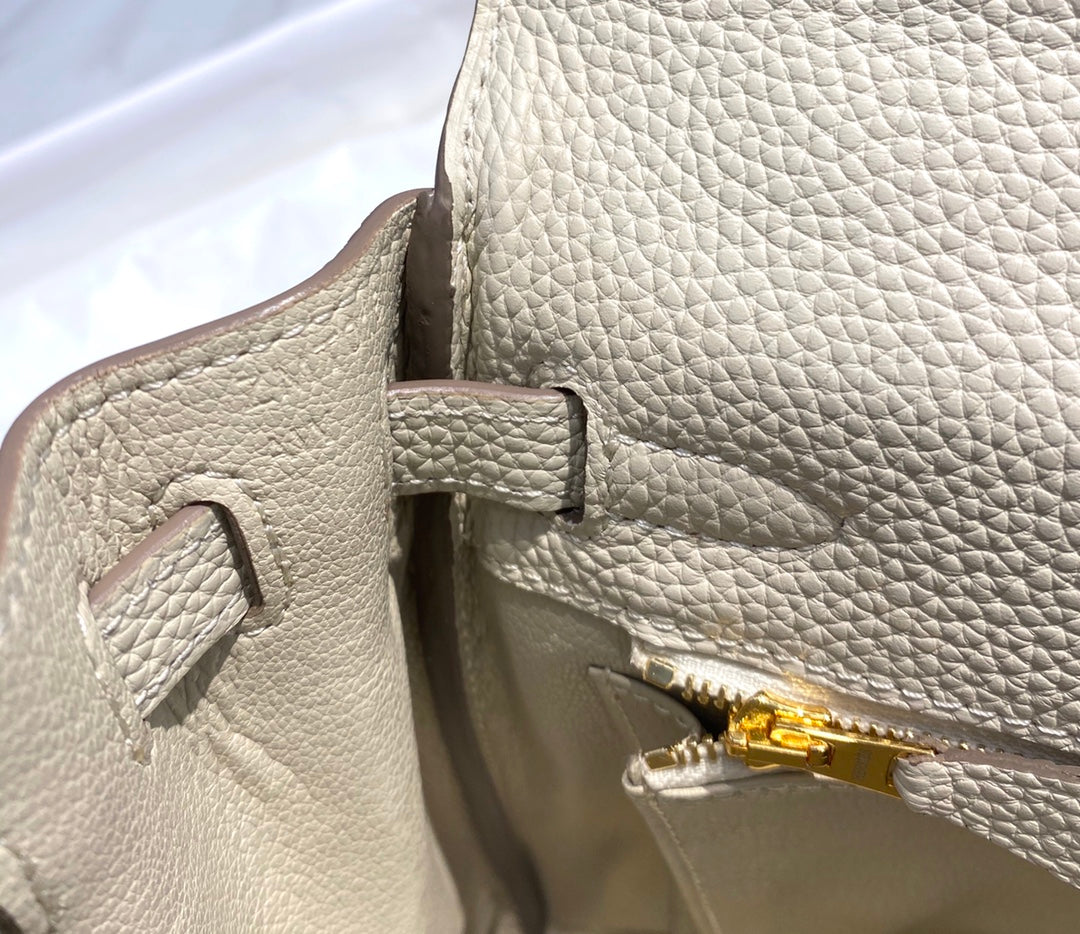 HM KELLY 32CM BAG IN CREAM CALFSKIN GOLD HARDWARE