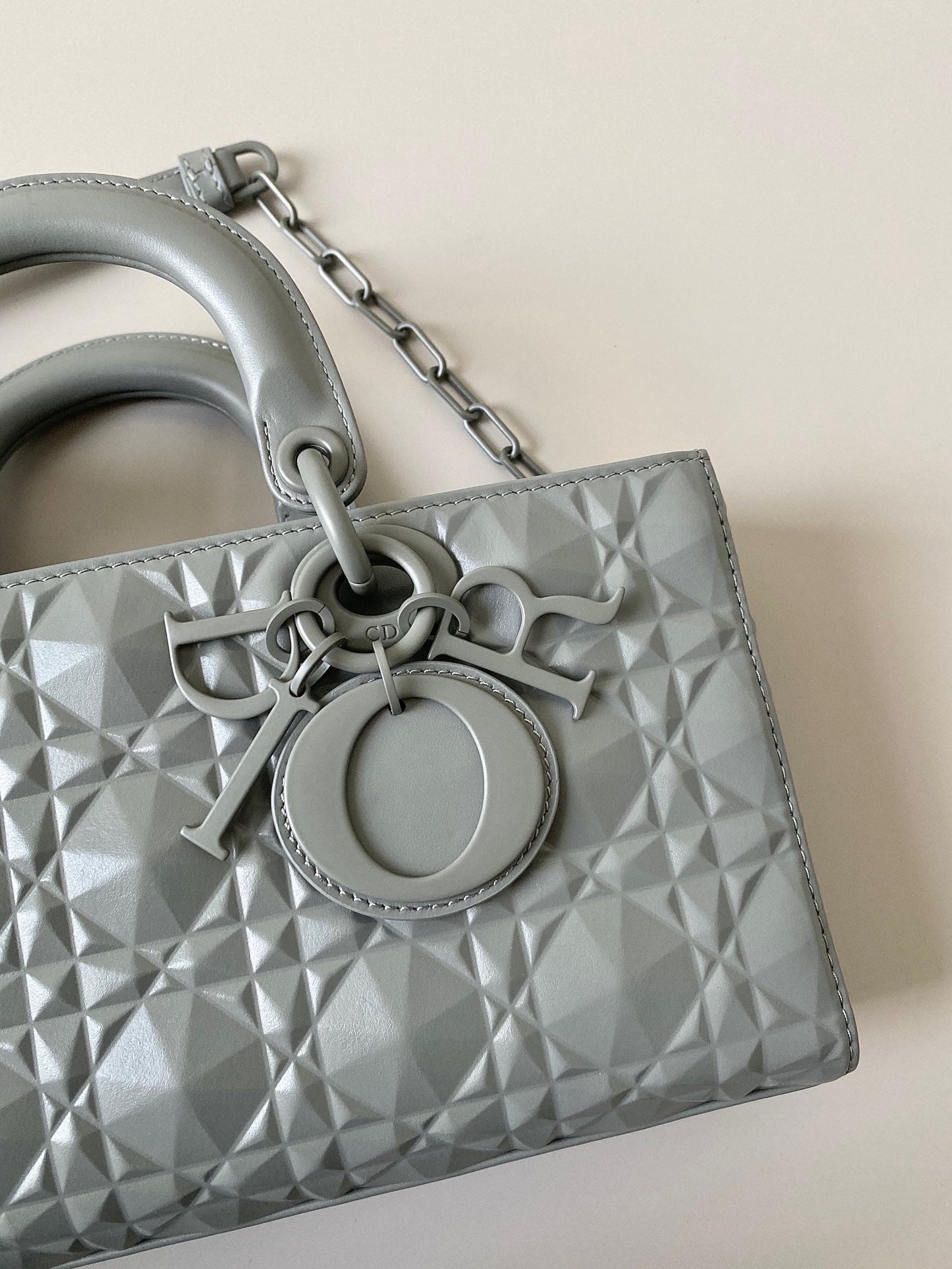 MEDIUM D-JOY BAG 26 IN GREY CALFSKIN