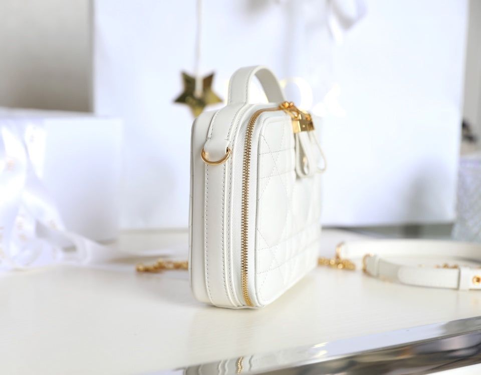 CARO BOX BAG 19 IN WHITE CALFSKIN