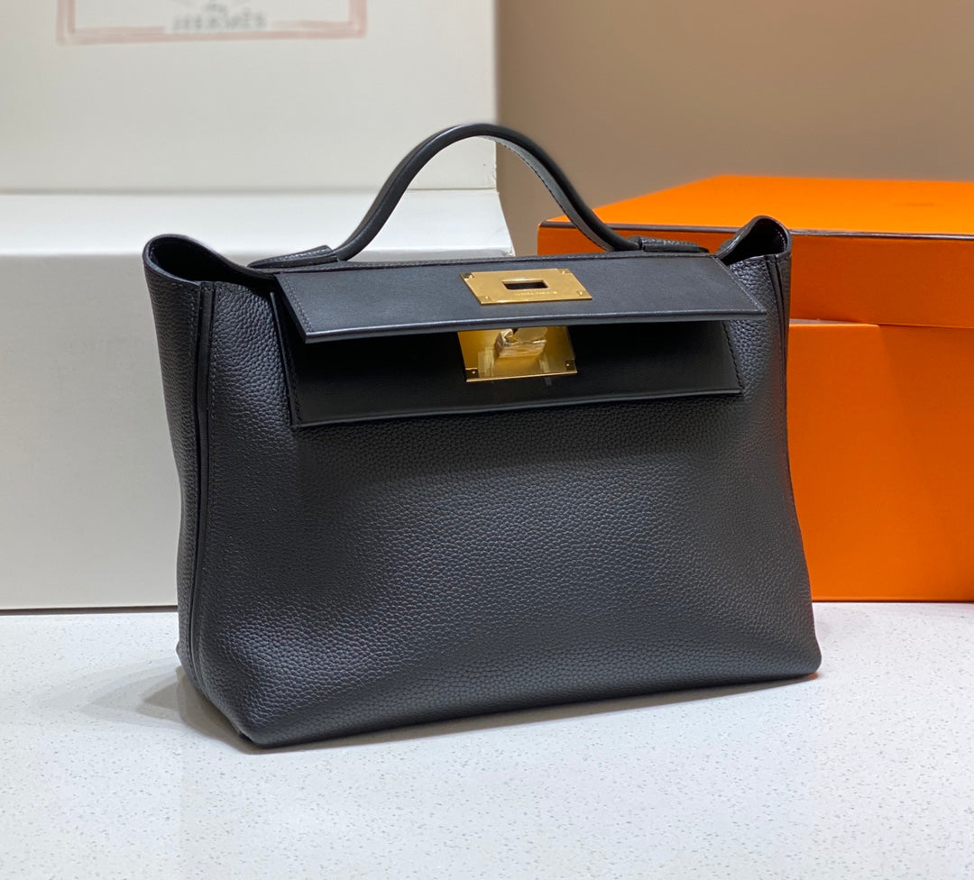 HM KELLY HANDBAG 29 BLACK CALFSKIN