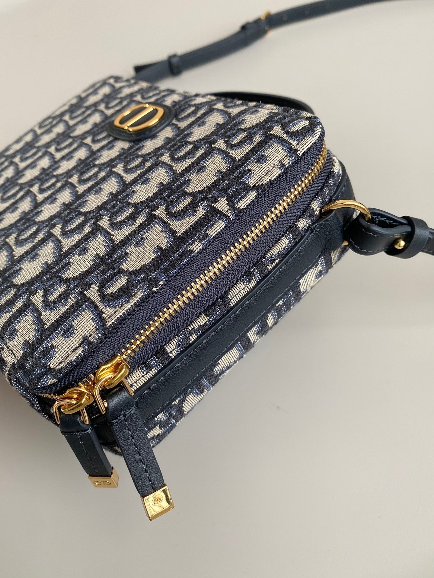 CARO 18 CAMERA BAG IN BLUE OBLIQUE JACQUARD