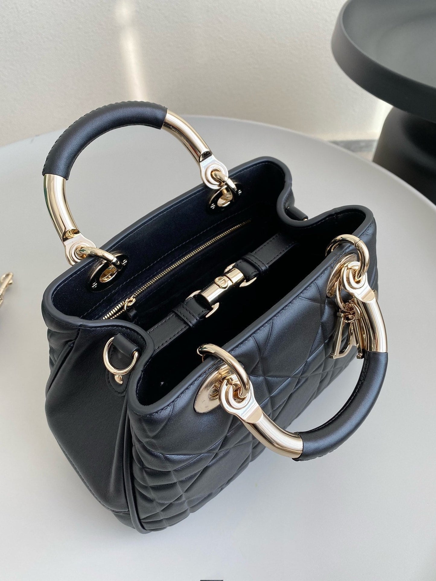 LADY 25 HANDBAG IN BLACK CALFSKIN