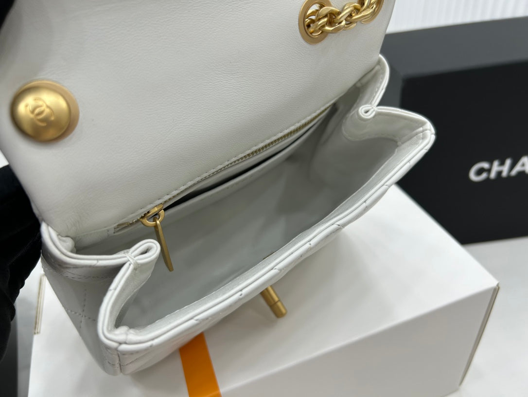 CC SMALL 17 FLAP BAG IN WHITE CALFSKIN GOLD HARDWARE