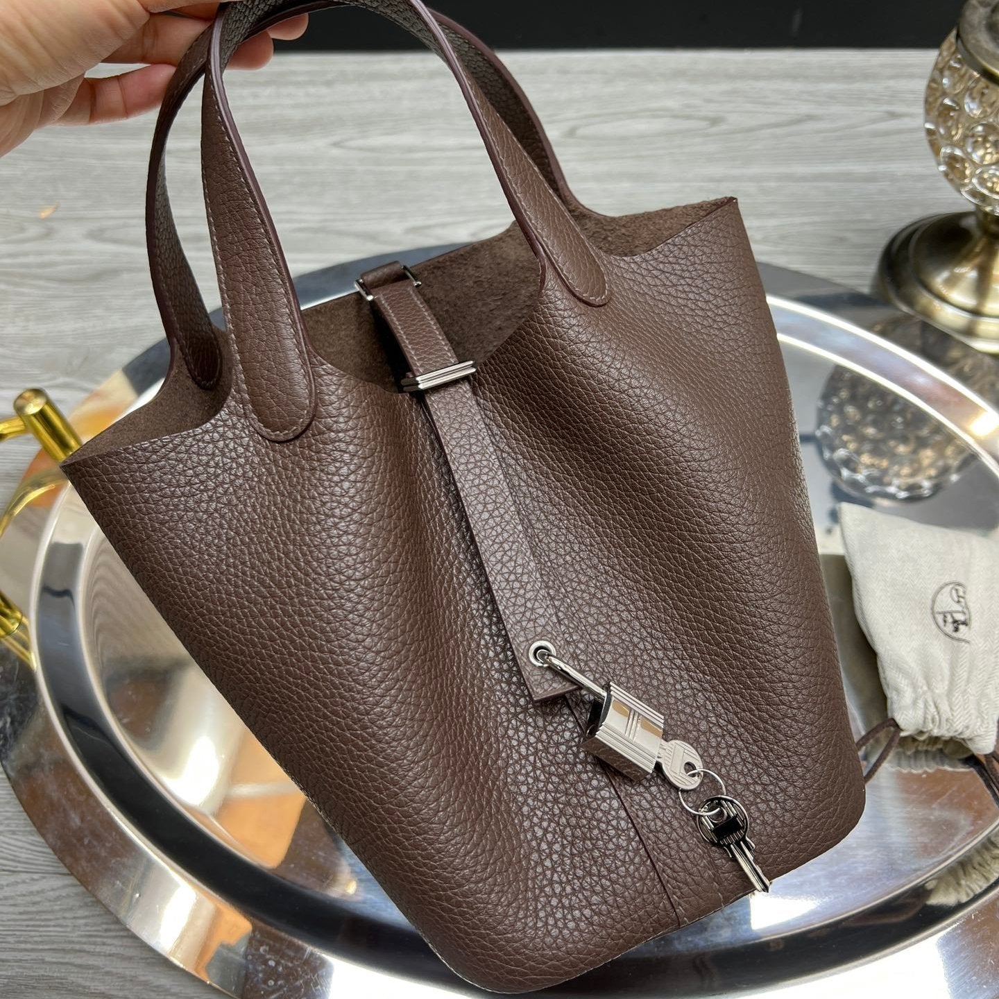 HM PICOTIN LOCK 18 CHOCOLATE CALFSKIN