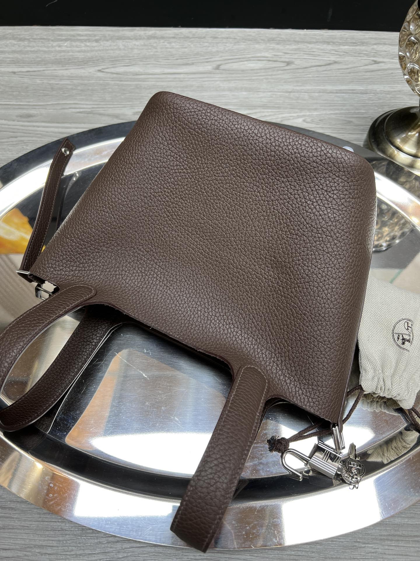 HM PICOTIN LOCK 18 CHOCOLATE CALFSKIN