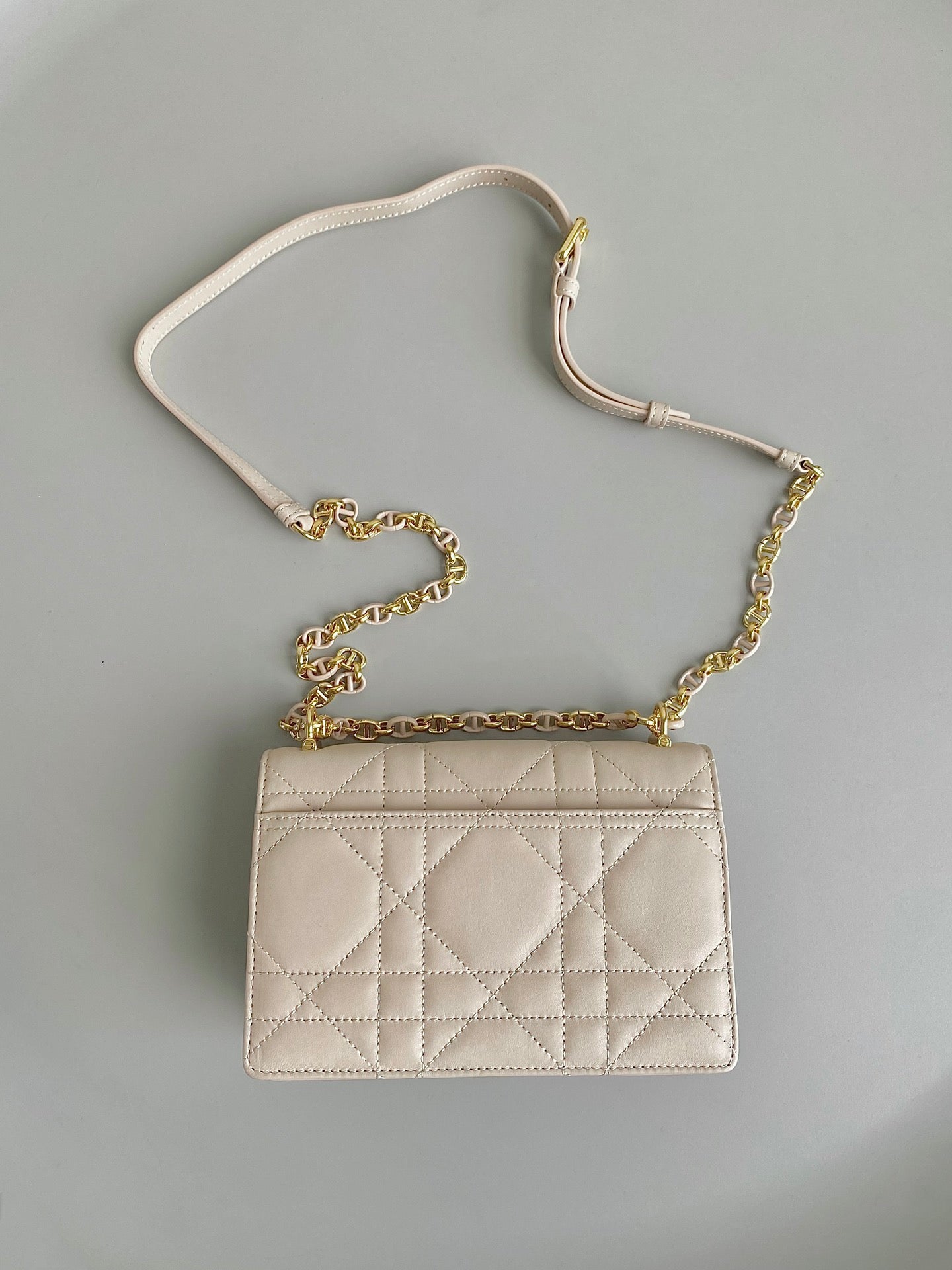 MINI CHAIN BAG 17 IN BEIGE CALFSKIN