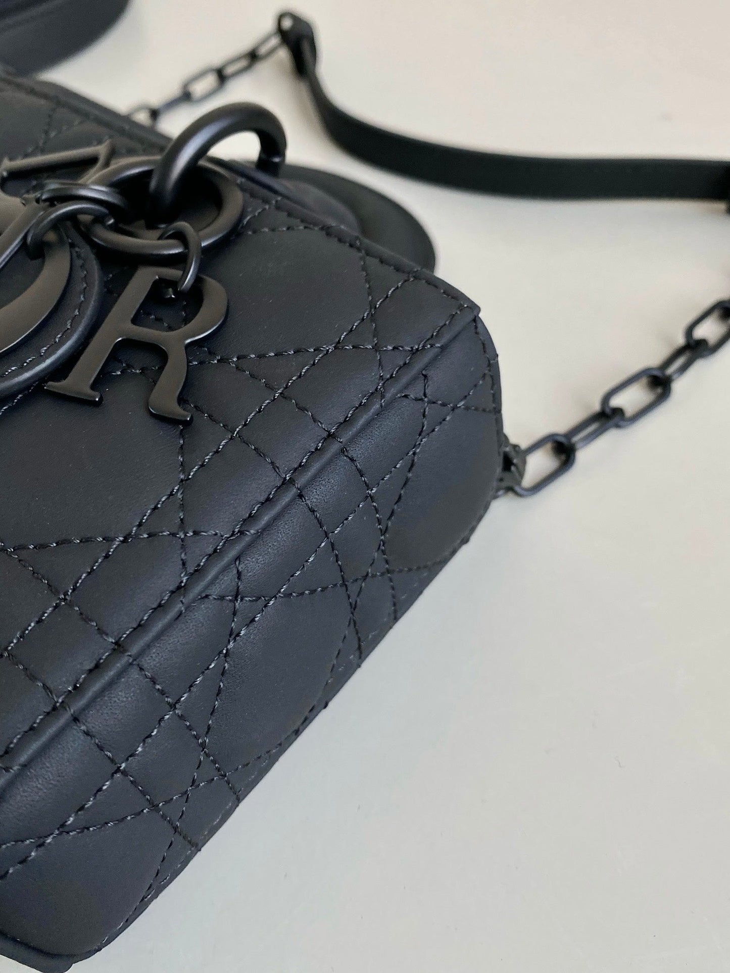 D-JOY BAG 22 IN BLACK LAMBSKIN