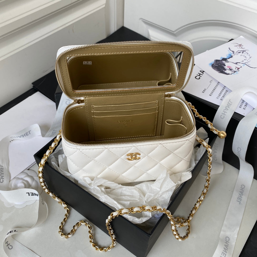 SMALL VANITY CASE 17 IN WHITE CALFSKIN GOLD HARDWARE