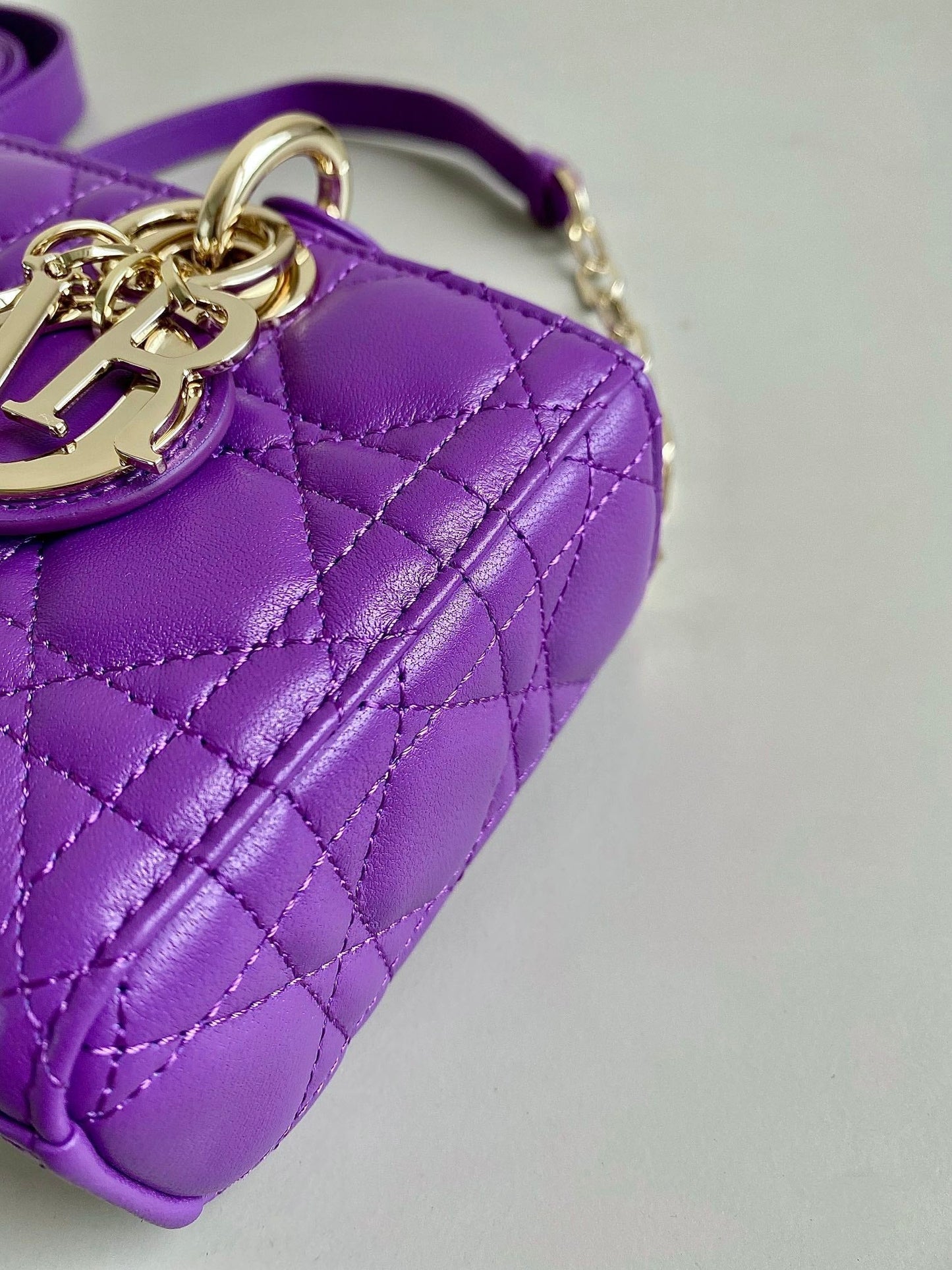 D-JOY BAG 22 IN VIOLET PURPLE LAMBSKIN