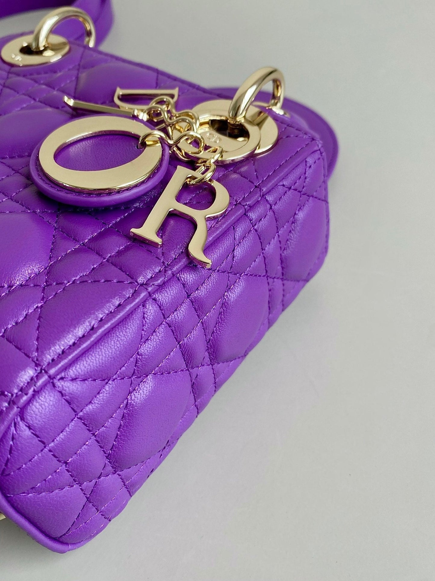 LADY 17 IN VIOLET PURPLE LAMBSKIN WITH CANNAGE PATTERN