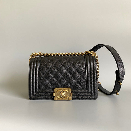 SMALL BOY BAG 20 IN BLACK LAMBSKIN GOLD HARDWARE