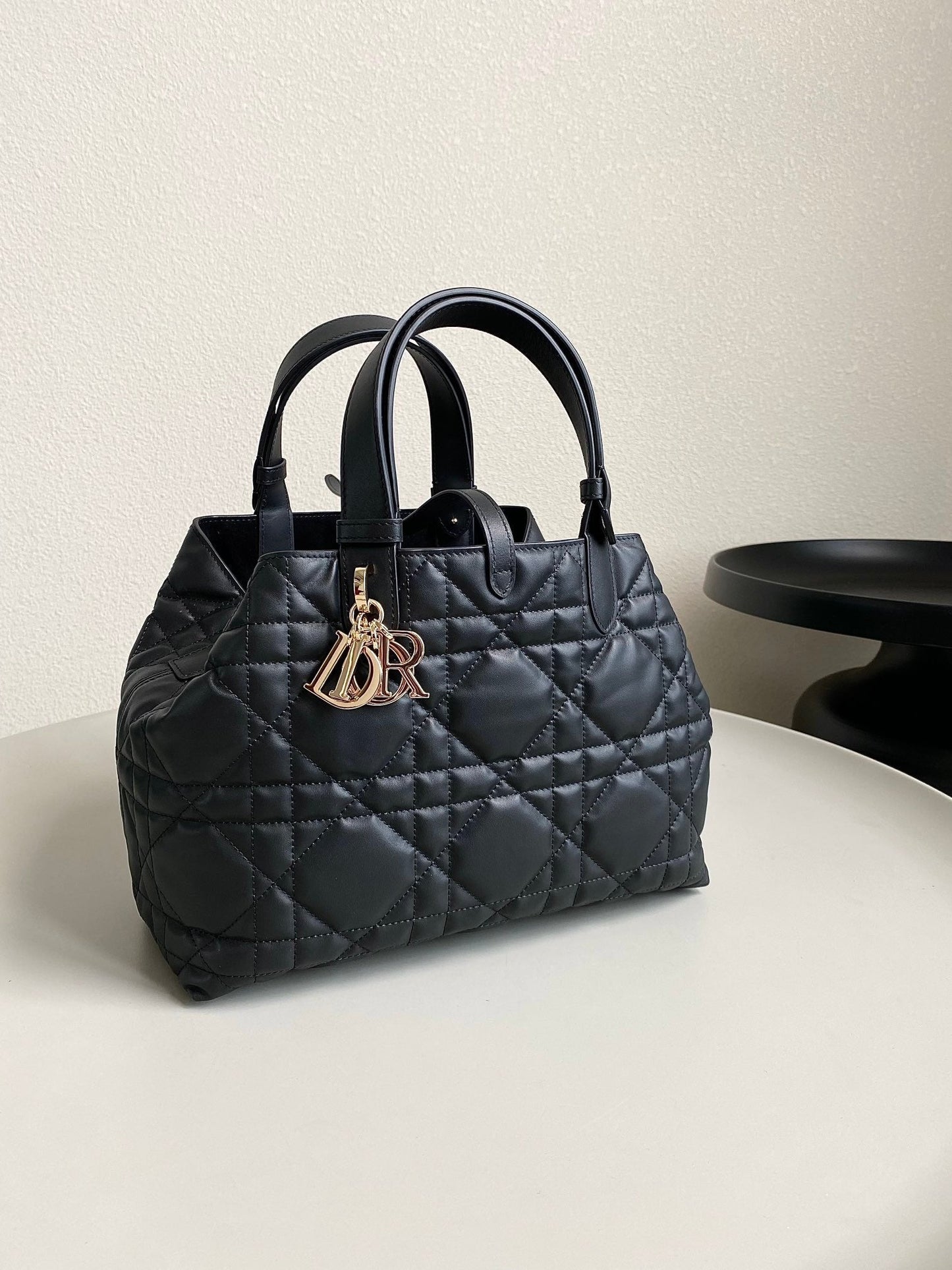 TOUJOURS 28 BAG IN BLACK LAMBSKIN