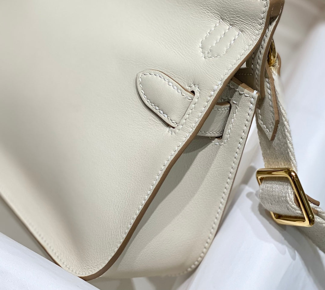 HM JYPSIÈRE MINI 23 CREAM CALFSKIN GOLD HARDWARE