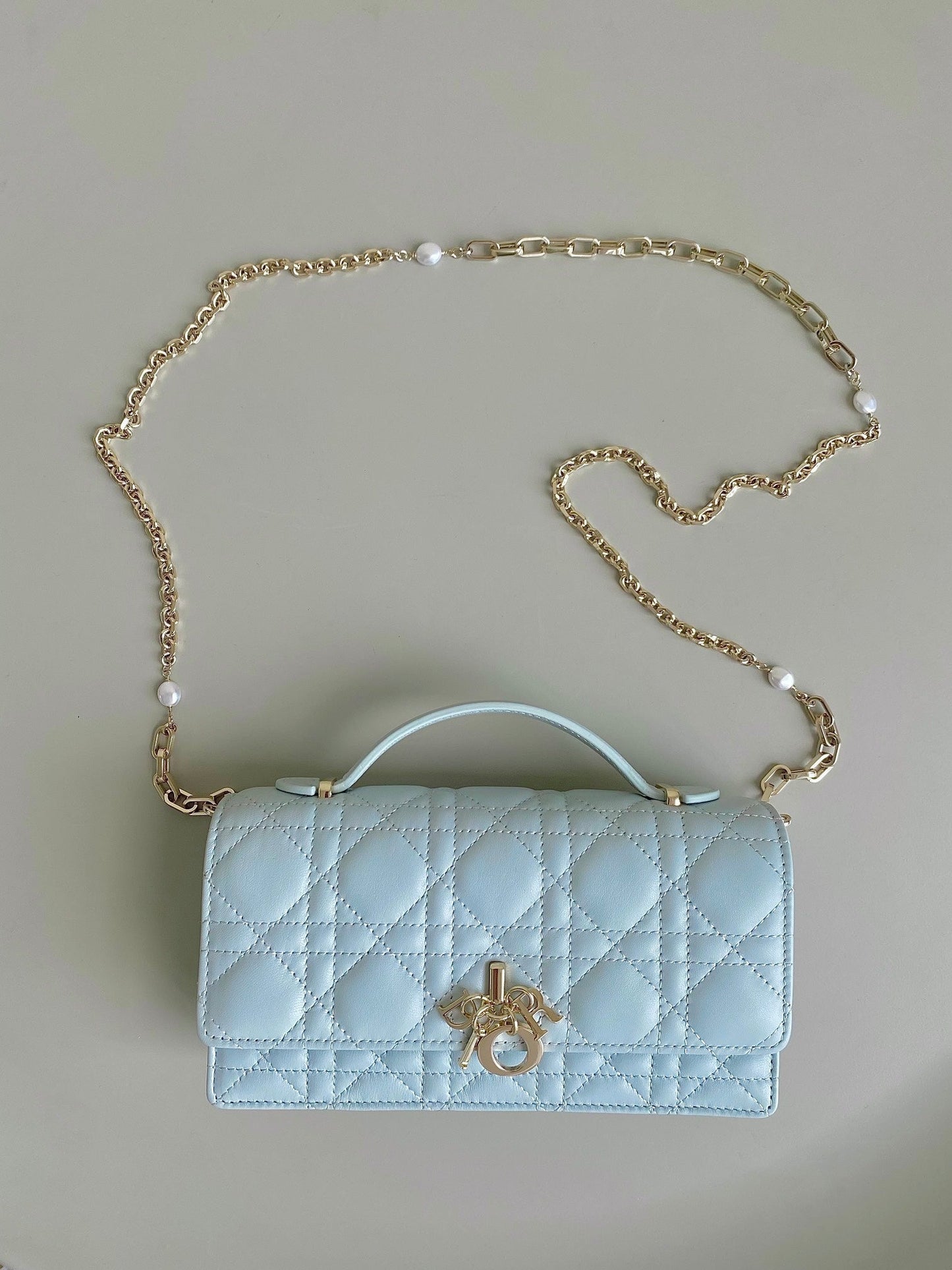 LADY 21 CHAIN BAG IN LIGHT BLUE LAMBSKIN