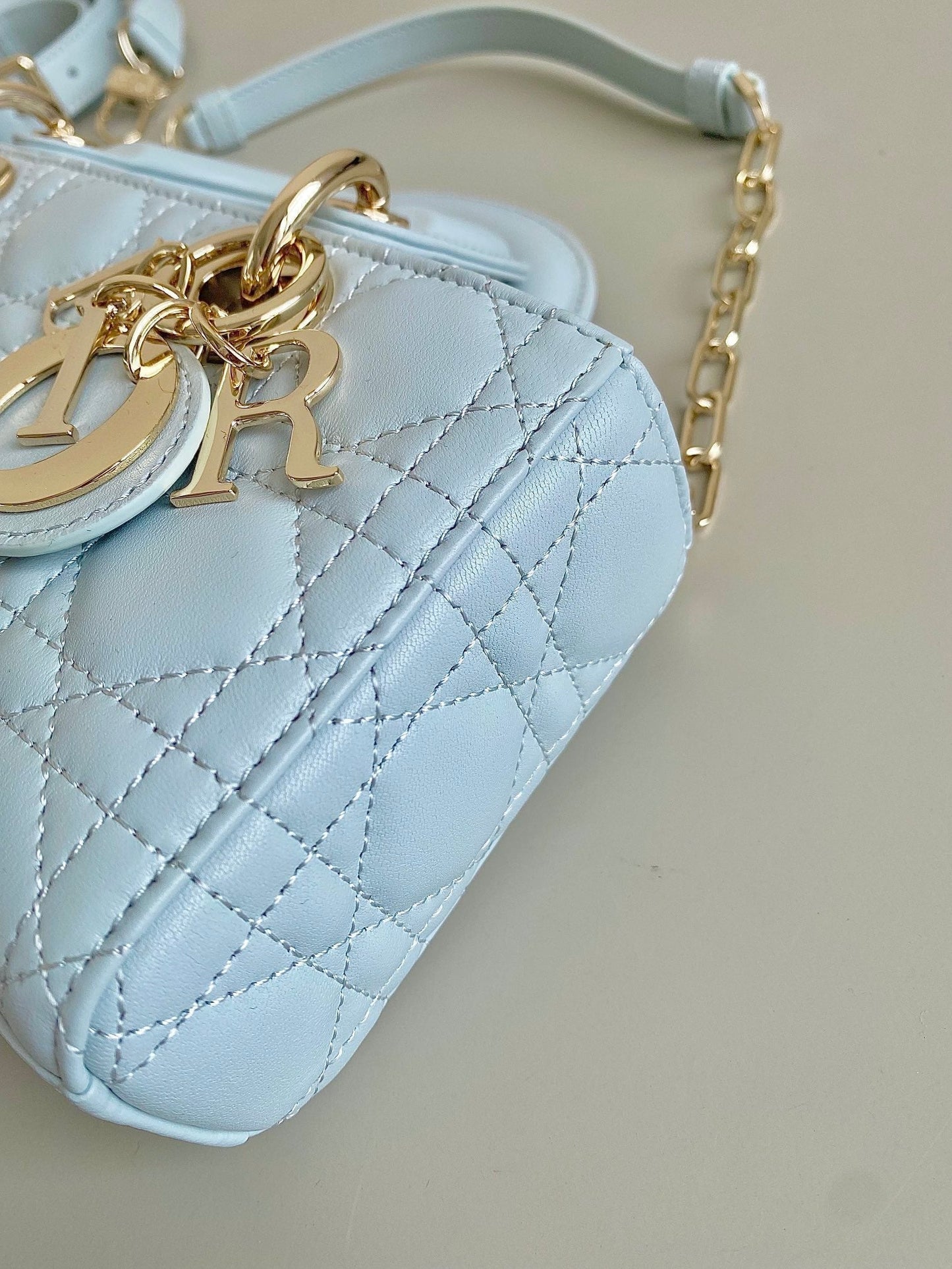 D-JOY BAG 22 IN LIGHT BLUE LAMBSKIN