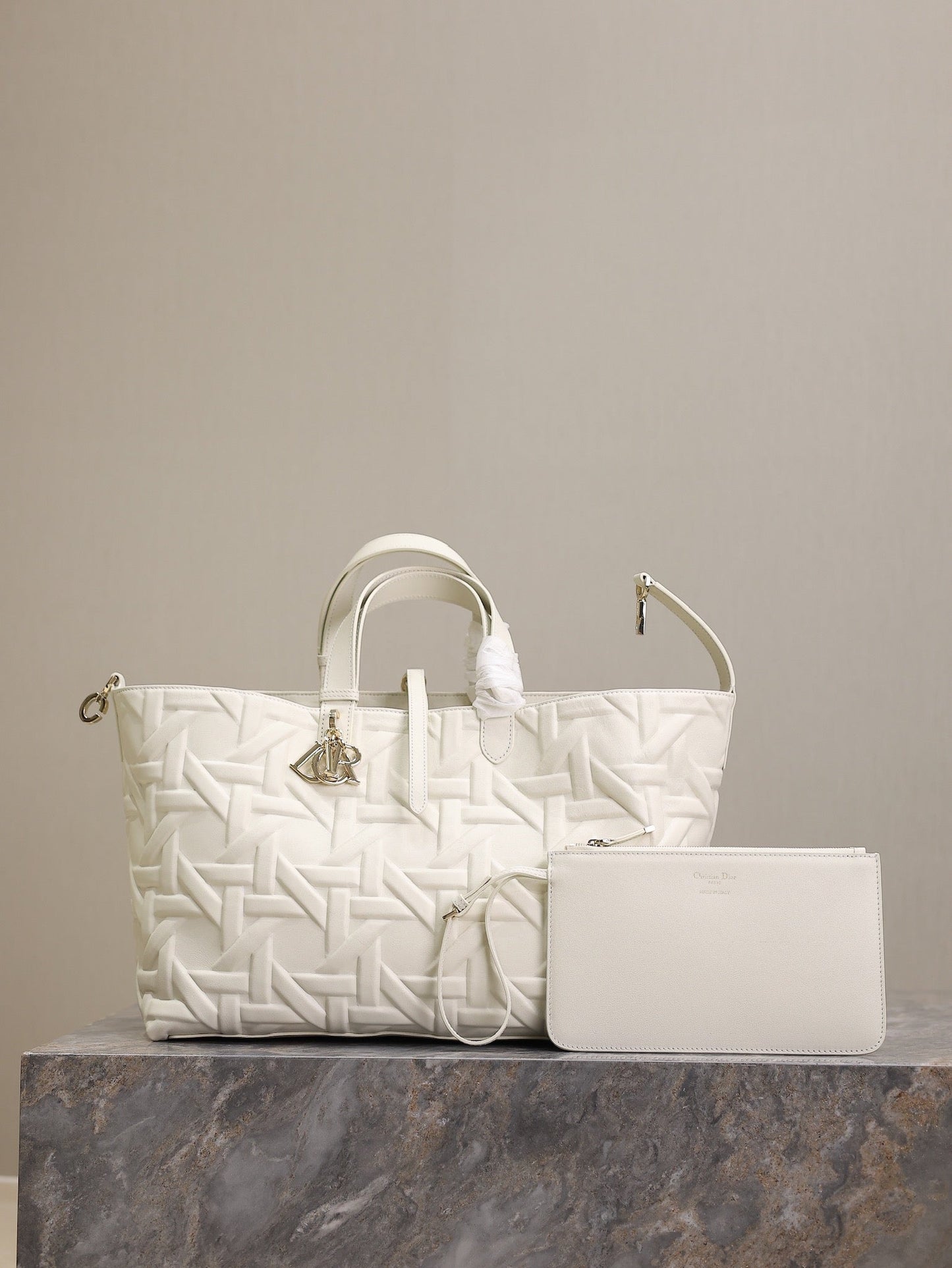 MEDIUM 37 TOUJOURS BAG IN WHITE CANNAGE GRAPHIC LAMBSKIN