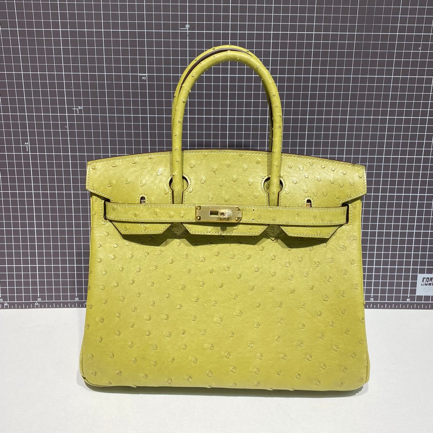 HM BIRKIN 30CM LIME OSTRICH LEATHER GOLD HARDWARE