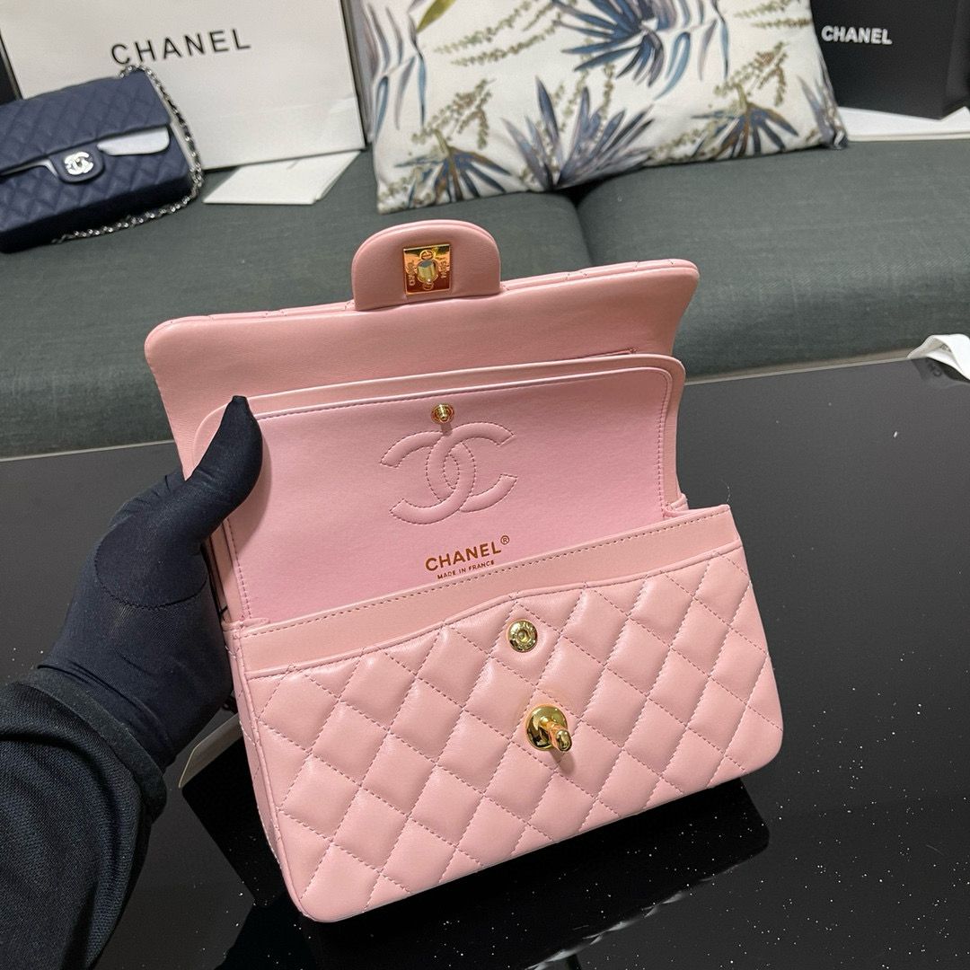 CC SMALL 23 FLAP BAG IN LIGHT PINK CALFSKIN/CAVIAR GOLD HARDWARE