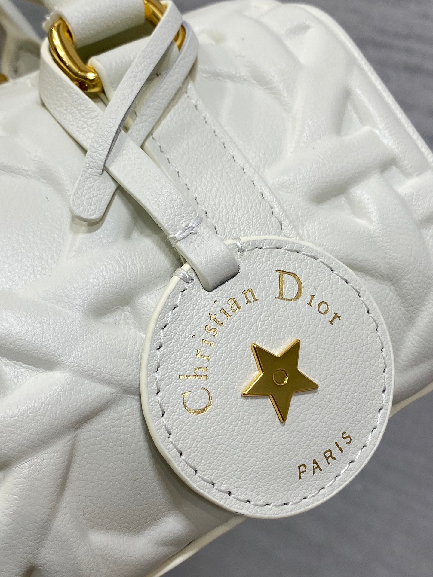 GROOVE 17 BAG IN WHITE MACROCANNAGE CALFSKIN WITH GOLD HARDWARE