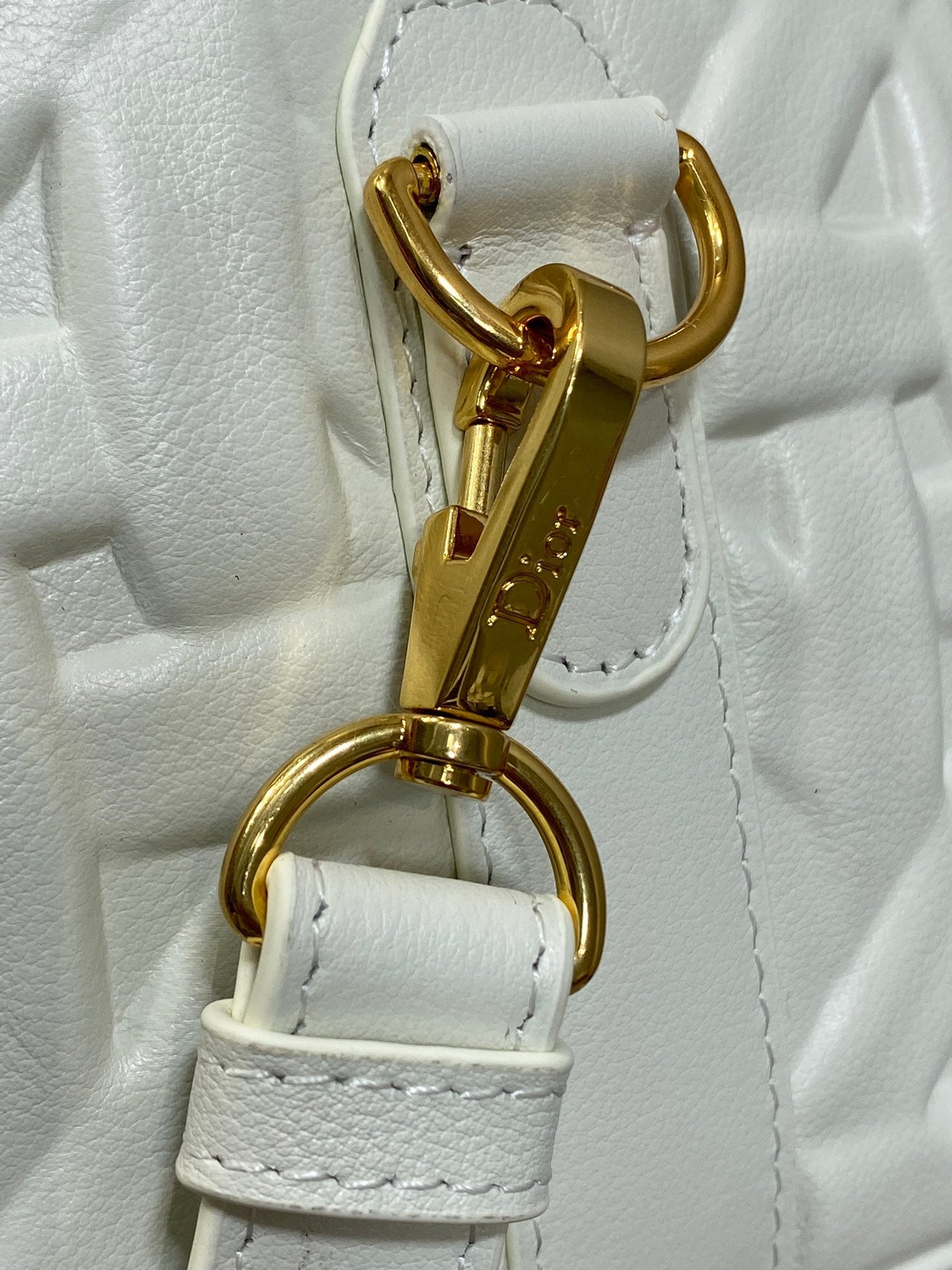 GROOVE 25 BAG IN WHITE MACROCANNAGE CALFSKIN WITH GOLD HARDWARE