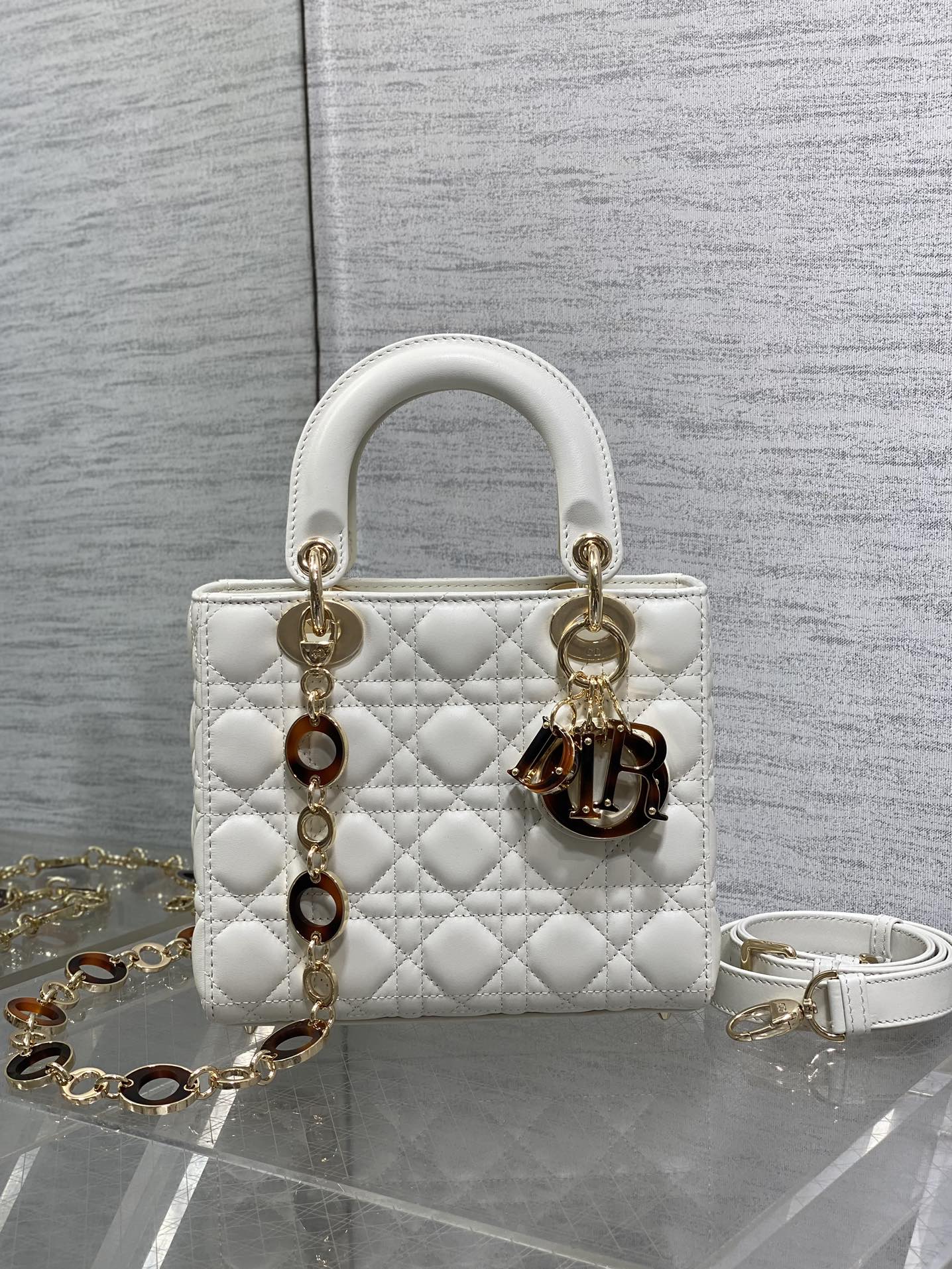 SMALL 20 LADY BAG IN WHITE MACROCANNAGE LAMBSKIN WITH GOLD HARDWARE