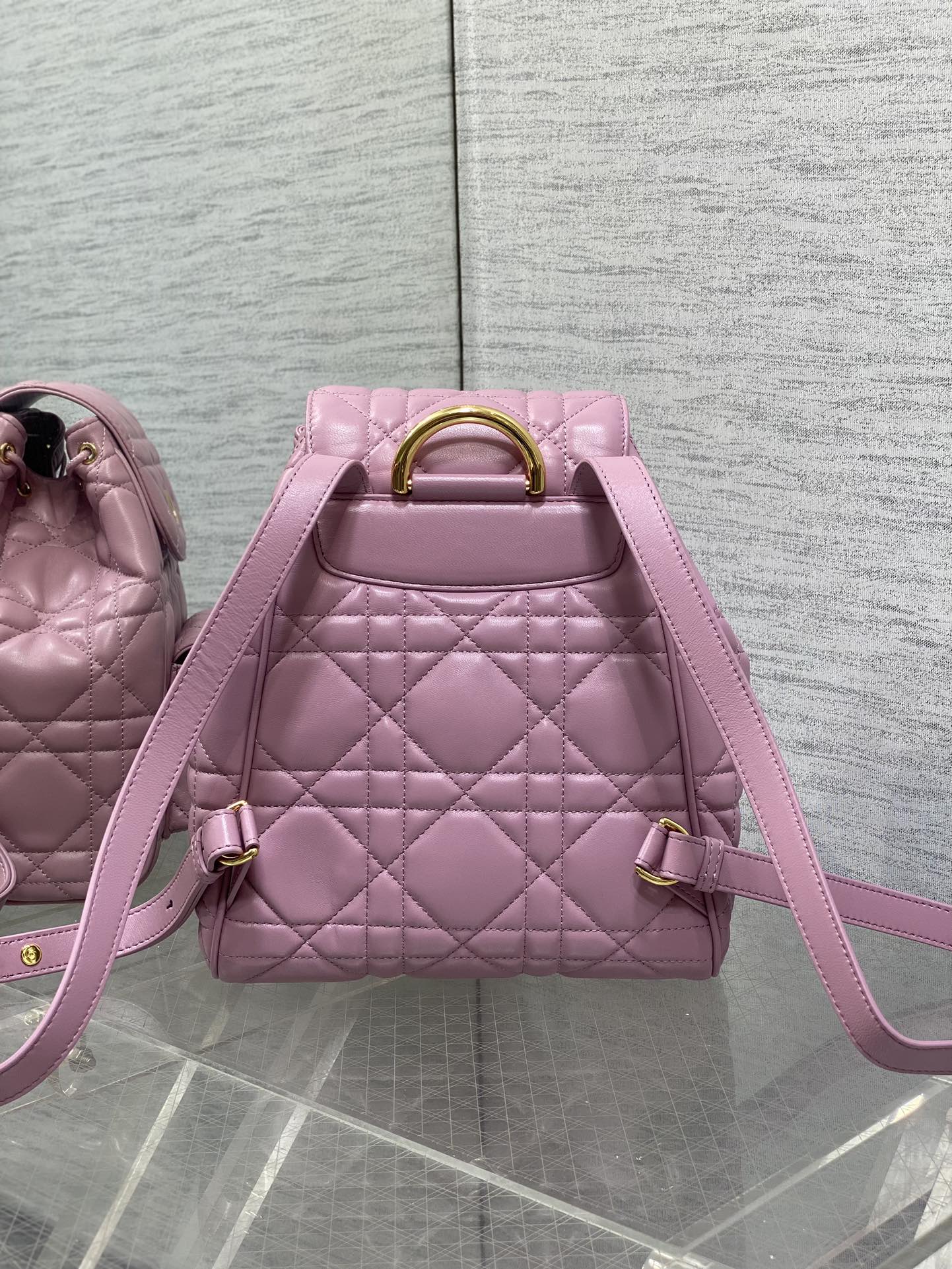 MEDIUM 25 CARO BACKPACK FLAMINGO PINK MACROCANNAGE LAMBSKIN