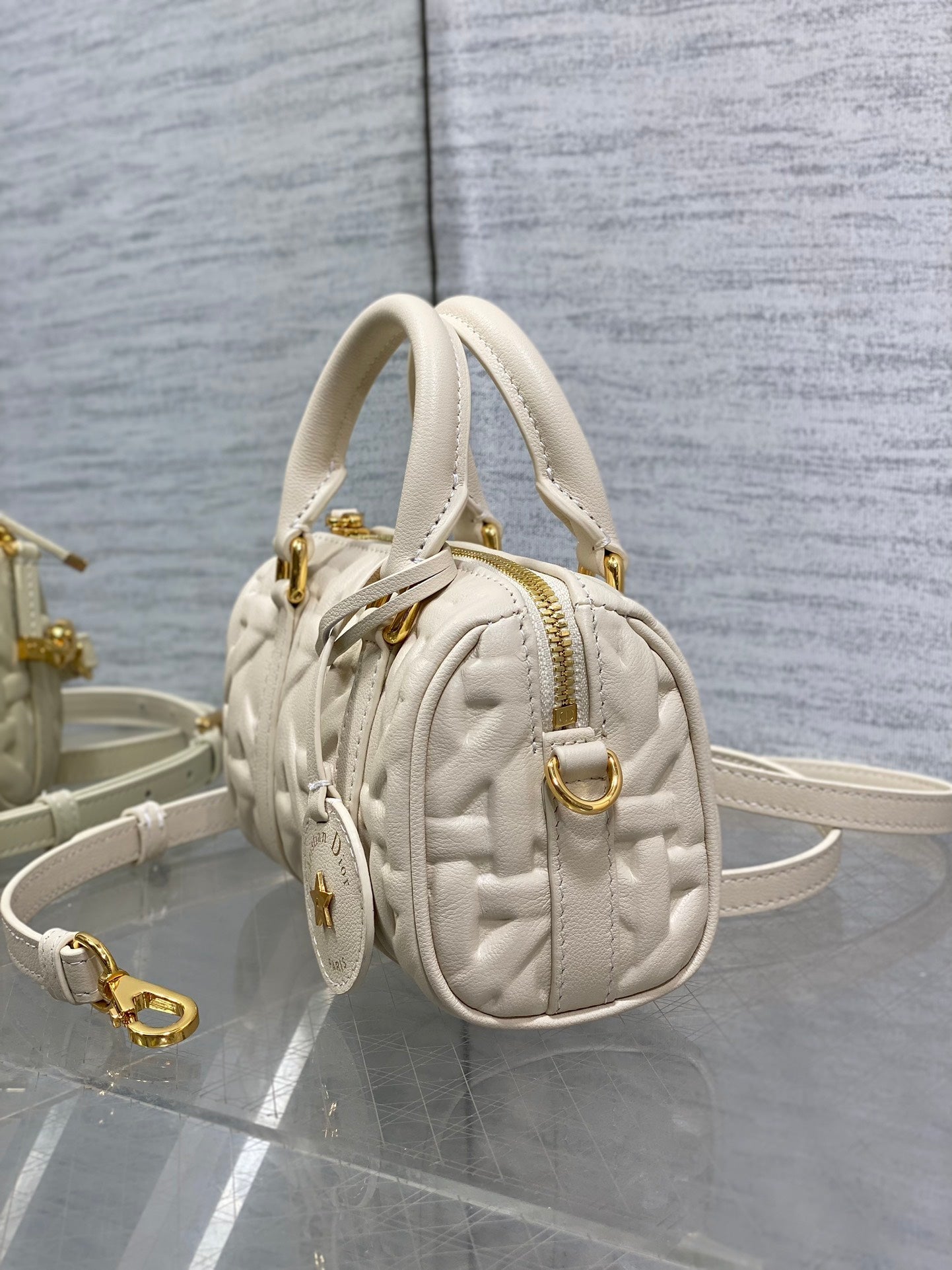 GROOVE 17 BAG IN WHITE CREAM MACROCANNAGE CALFSKIN WITH GOLD HARDWARE