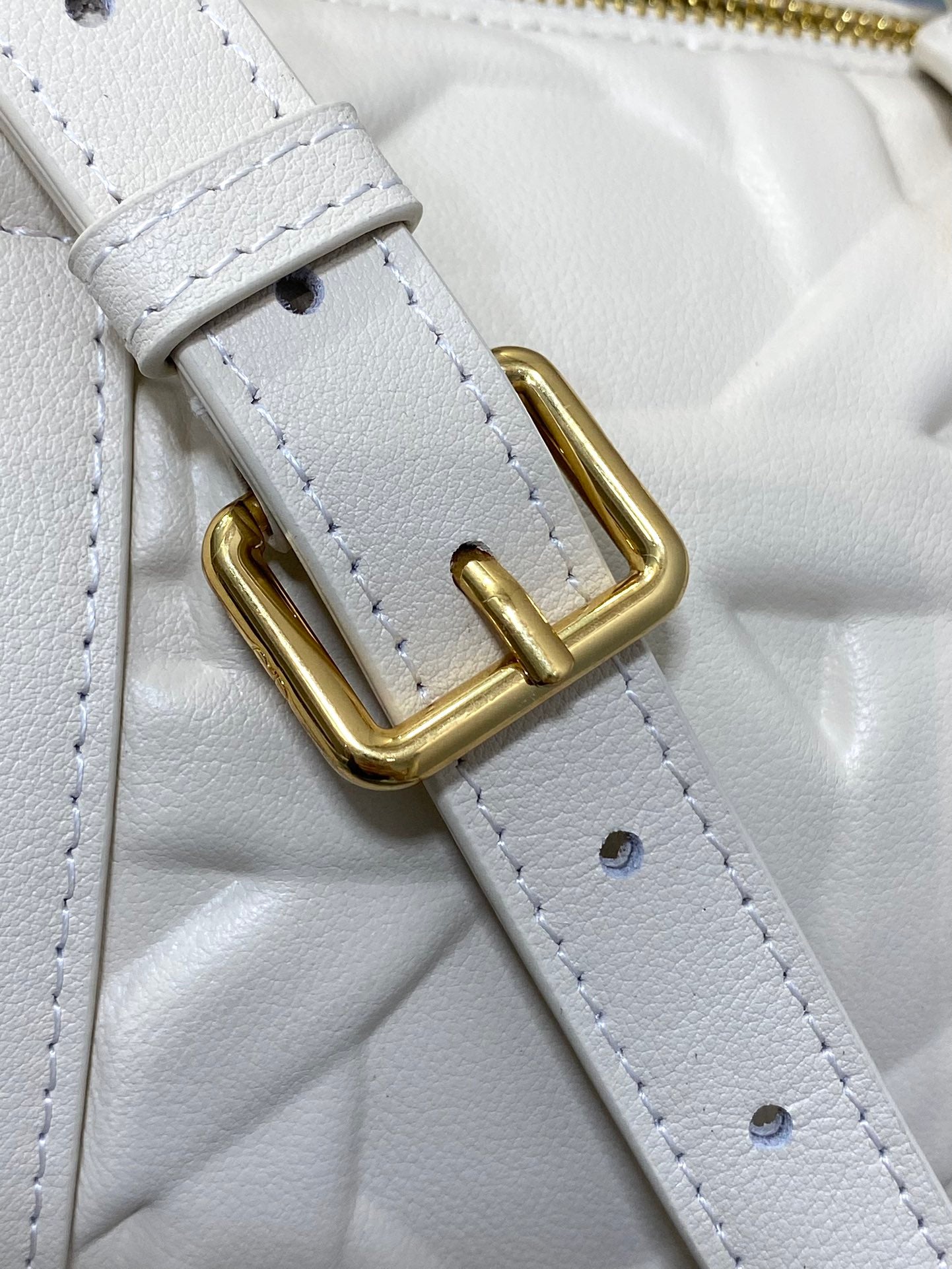 GROOVE 25 BAG IN WHITE CREAM MACROCANNAGE CALFSKIN WITH GOLD HARDWARE